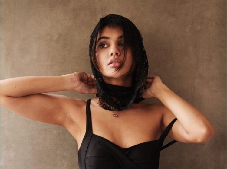 Richa Sinha Becomes the Perfect Muse for Famous Photographer farrokh chothia