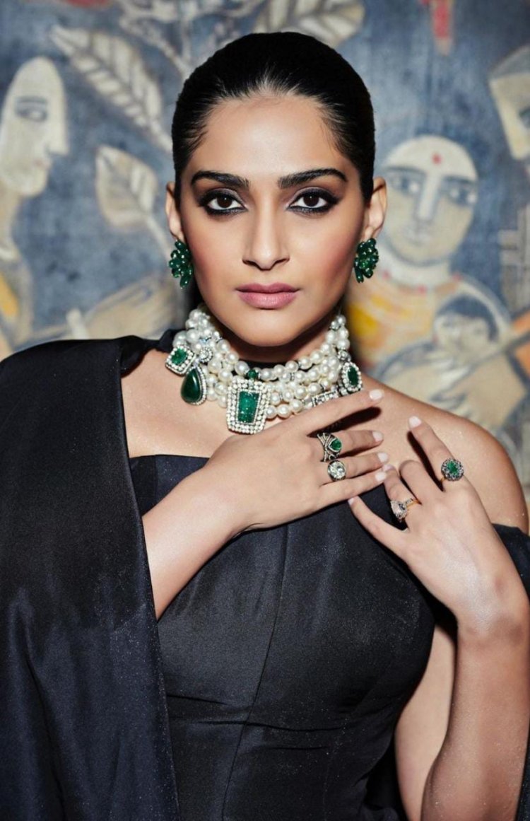 Sonam Kapoor and Diana Penty Invited For Paris Couture Week