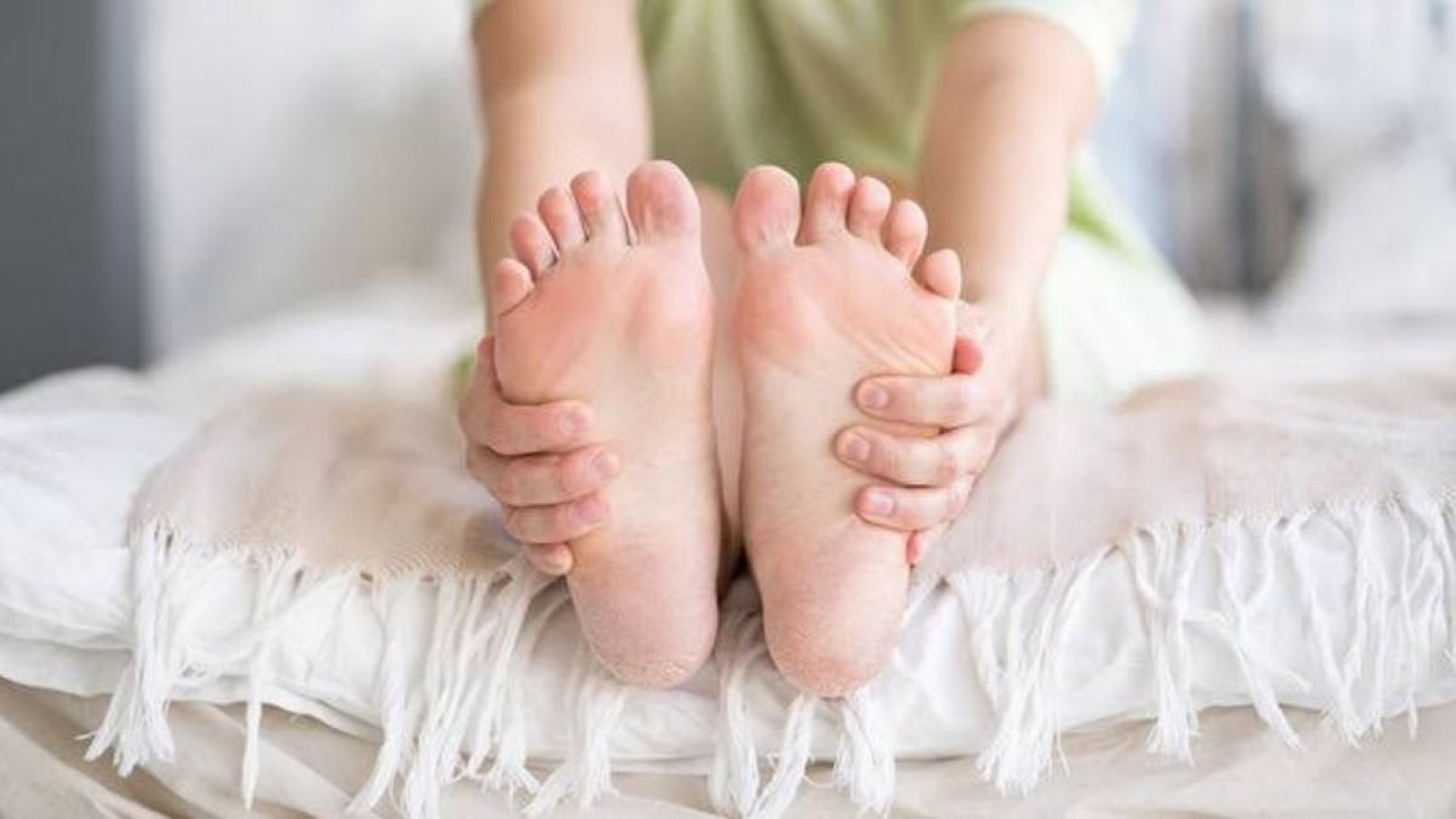 How To Heal Cracked Heels?