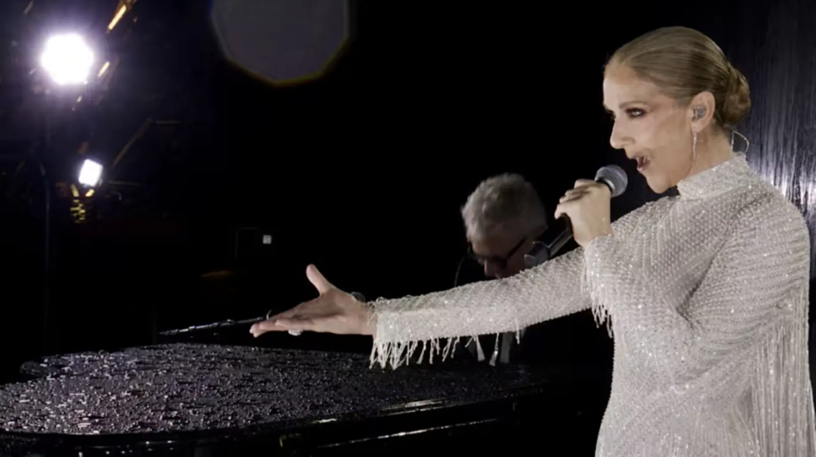 75 years ago, people shed tears after listening to this song, now it became a witness to the opening of Paris Olympics