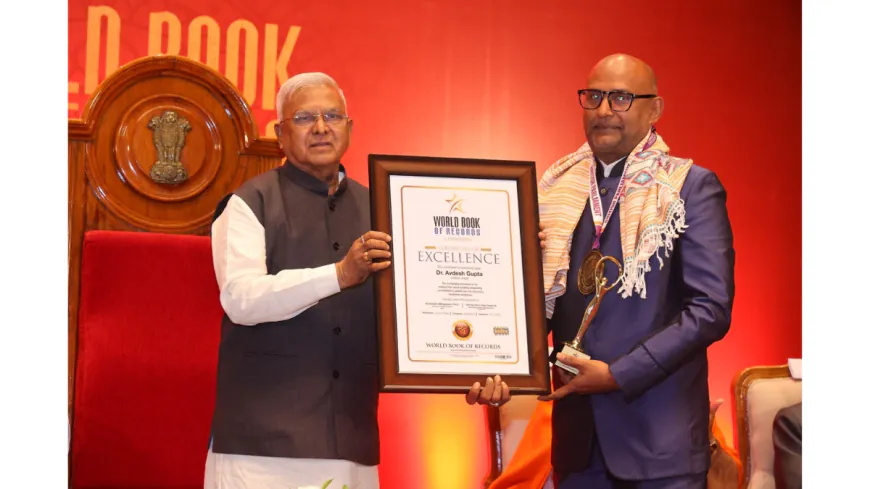 Madhya Pradesh Governor Hon. Shri Mangubhai C. Patel bestowed the World Book of Records Certificates in Indore